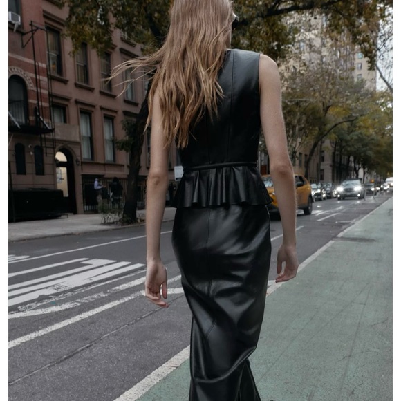 NWT ZARA FAUX LEATHER BELTED TOP - Picture 5 of 13